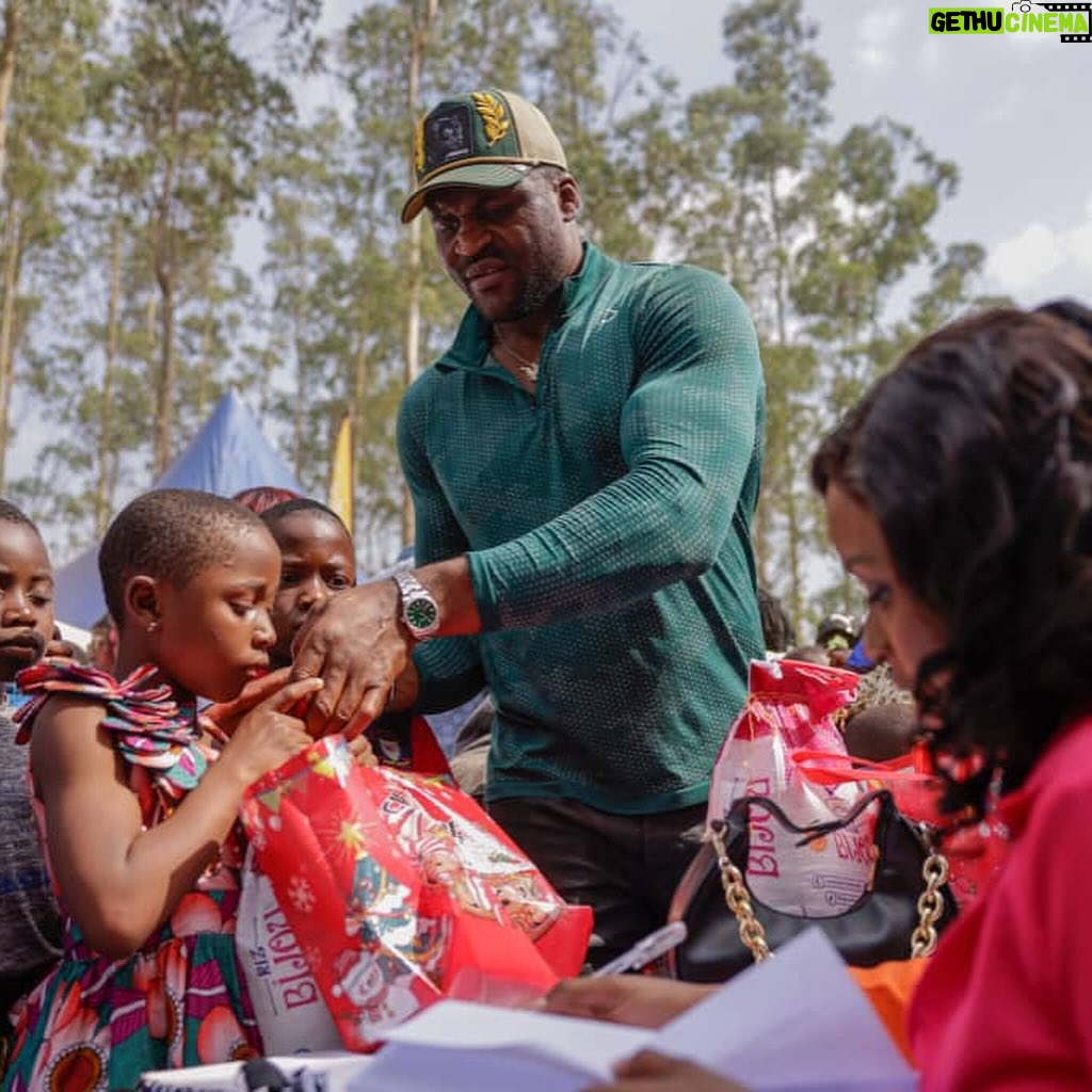 Francis Ngannou Instagram - We had great end of the year celebration at the foundation yesterday with 1342 kids from age 1 to age 12 coming from all over to celebrate the end of this amazing 2023 with us. Thank you to every single person who helped us make this happen, thank you to our staff at the Foundation who relentlessly worked for weeks to set up the whole operation, thank you to all the parents who brought their kids and huge thanks to everyone who worked hard to help us coordinate this event. And last but not the least, thank you to all the kids who showed up joyfully, happily and full of excitement that made the sunny day even brighter. 🙏❤️🙌🏾 Batié, Cameroon