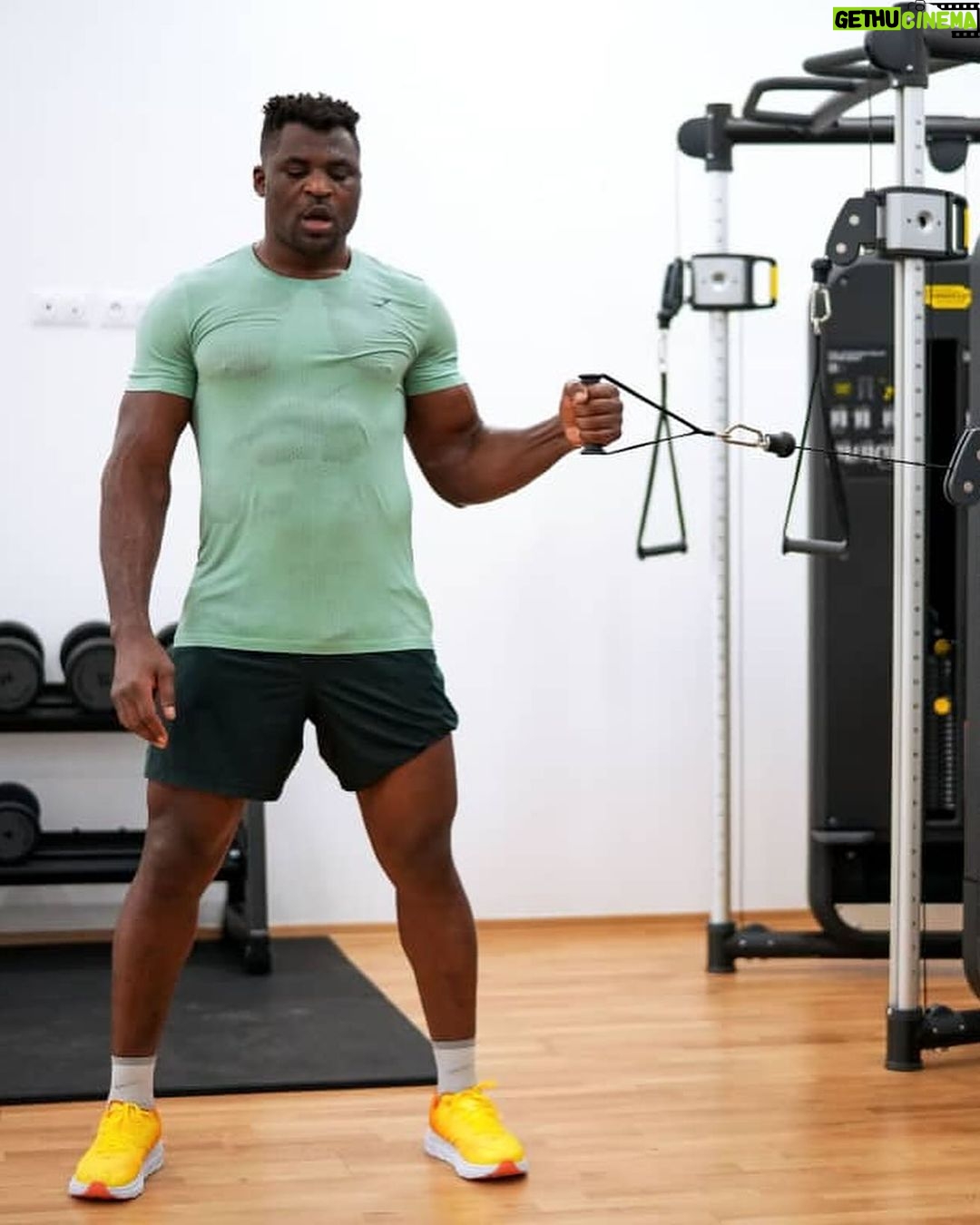 Francis Ngannou Instagram - Burning as much calories as possible before Xmas and new year meals 😋