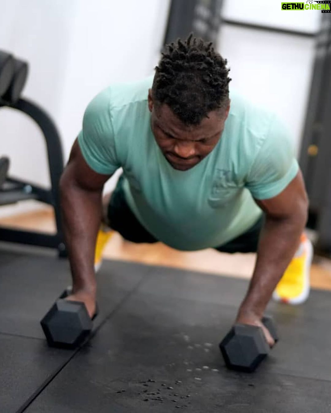 Francis Ngannou Instagram - Burning as much calories as possible before Xmas and new year meals 😋