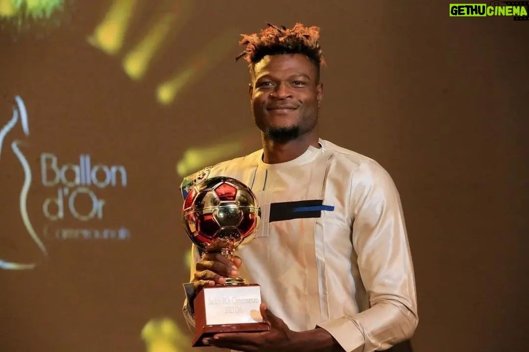 Francis Ngannou Instagram - What an amazing night yesterday at the cameroon BALLON D'OR!!! Thank you to the FECAFOOT président @samueletoo for giving new life to our national team, to the local competitions, and to get cameroonians excited again around the game.