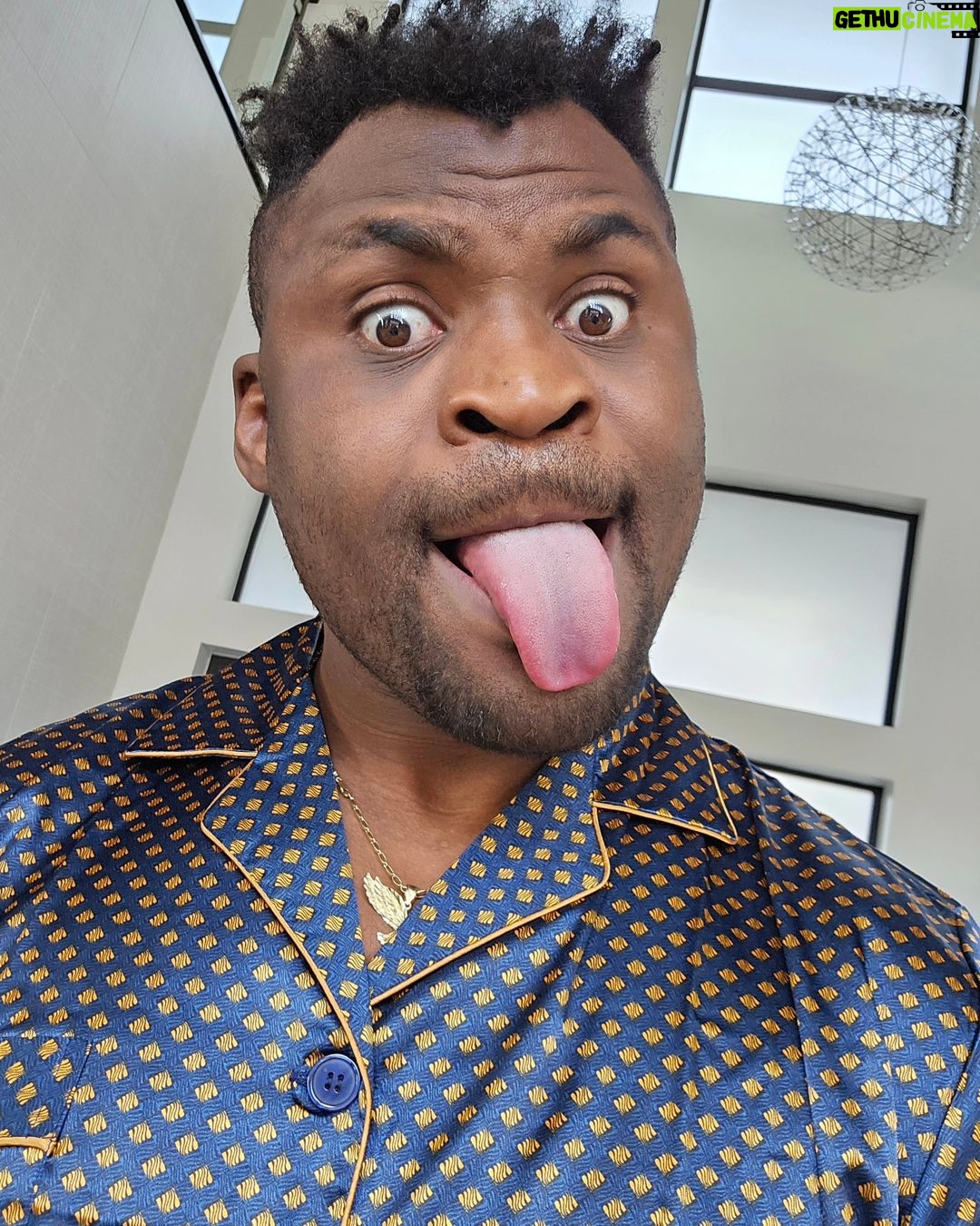 Francis Ngannou - 399.3K Likes - Choose your mood. But either way, enjoy your Sunday.
Happy Sunday y'all β€οΈπ
Mine is a lazy one today π
