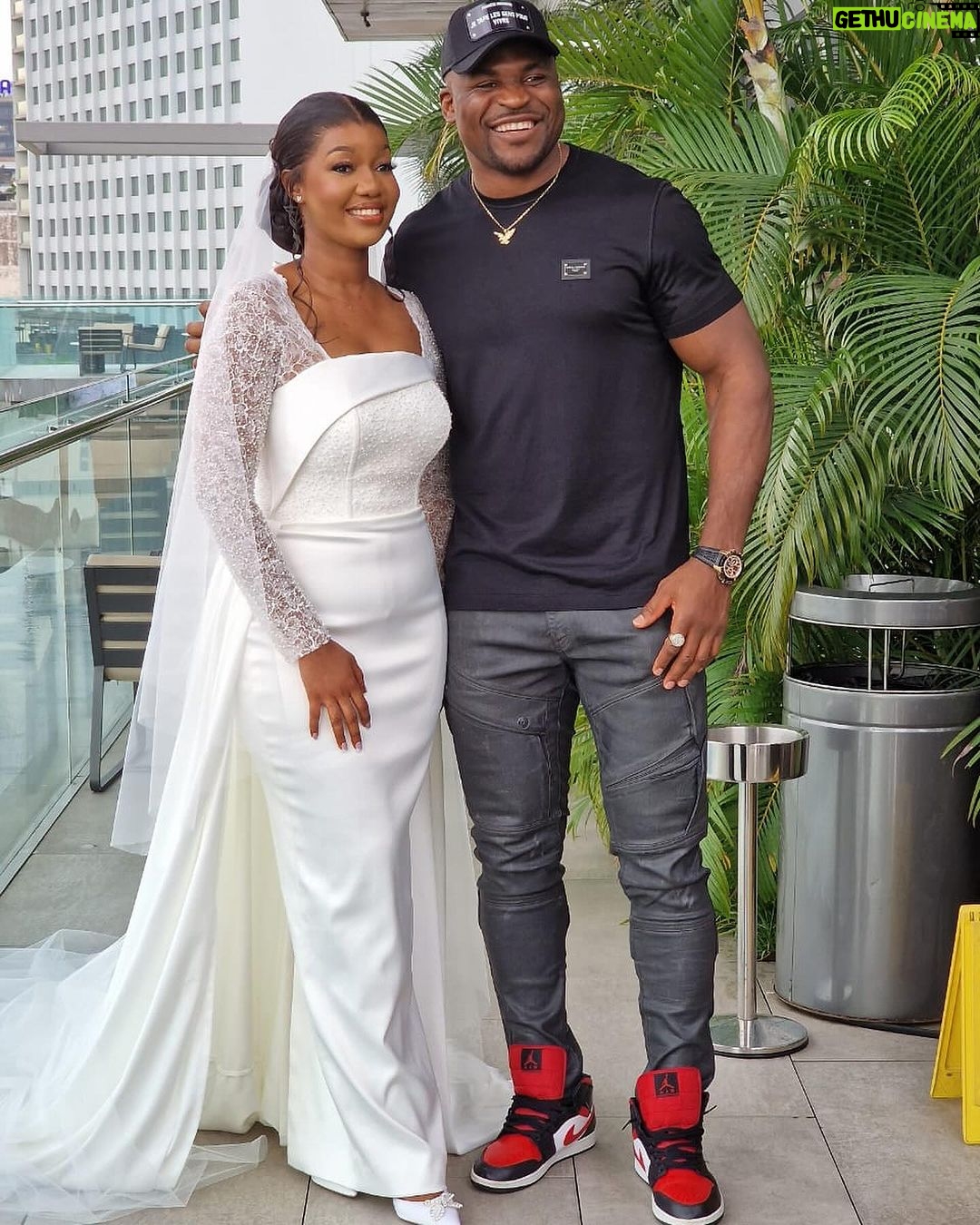 Francis Ngannou Instagram - Last Saturday in Abidjan I was bumping into people wedding on the street and take pictures with them. I even found a bride that was alone and I proposed to replace groom as he wasn't there, but she said “no he's coming” 🤣🤣🤣 Abidijan