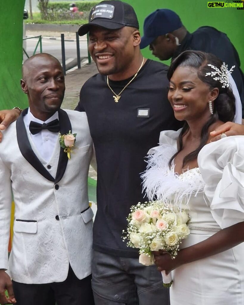 Francis Ngannou Instagram - Last Saturday in Abidjan I was bumping into people wedding on the street and take pictures with them. I even found a bride that was alone and I proposed to replace groom as he wasn't there, but she said “no he's coming” 🤣🤣🤣 Abidijan
