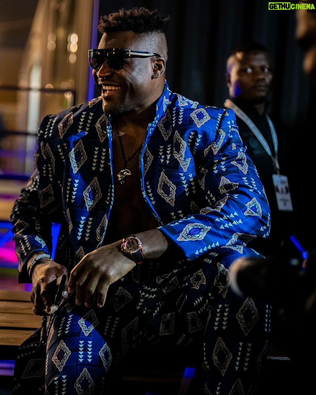 Francis Ngannou Instagram - Life is good 😎✌🏿 Riyadh, Saudi Arabia