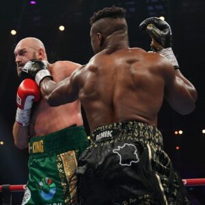 Francis Ngannou Instagram - Doubt me now ☝🏿 

#FuryNgannou