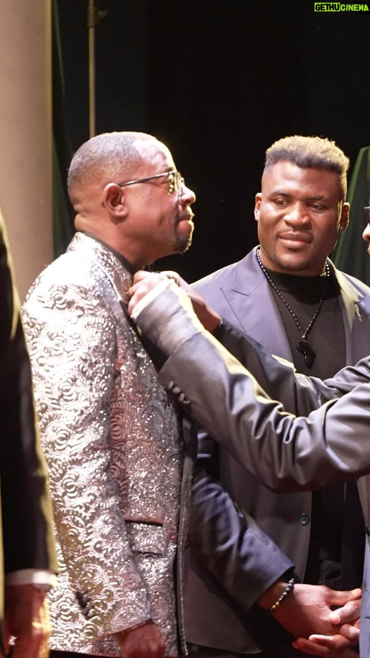 Francis Ngannou Instagram - Had a great time at the Joy Awards in Riyadh meeting some new faces and seeing some familiar ones 😉 @riyadhseason