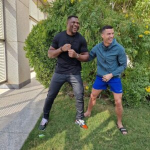 Francis Ngannou Instagram - Great talking with the 🐐 in Riyadh today. Very inspirational! @cristiano