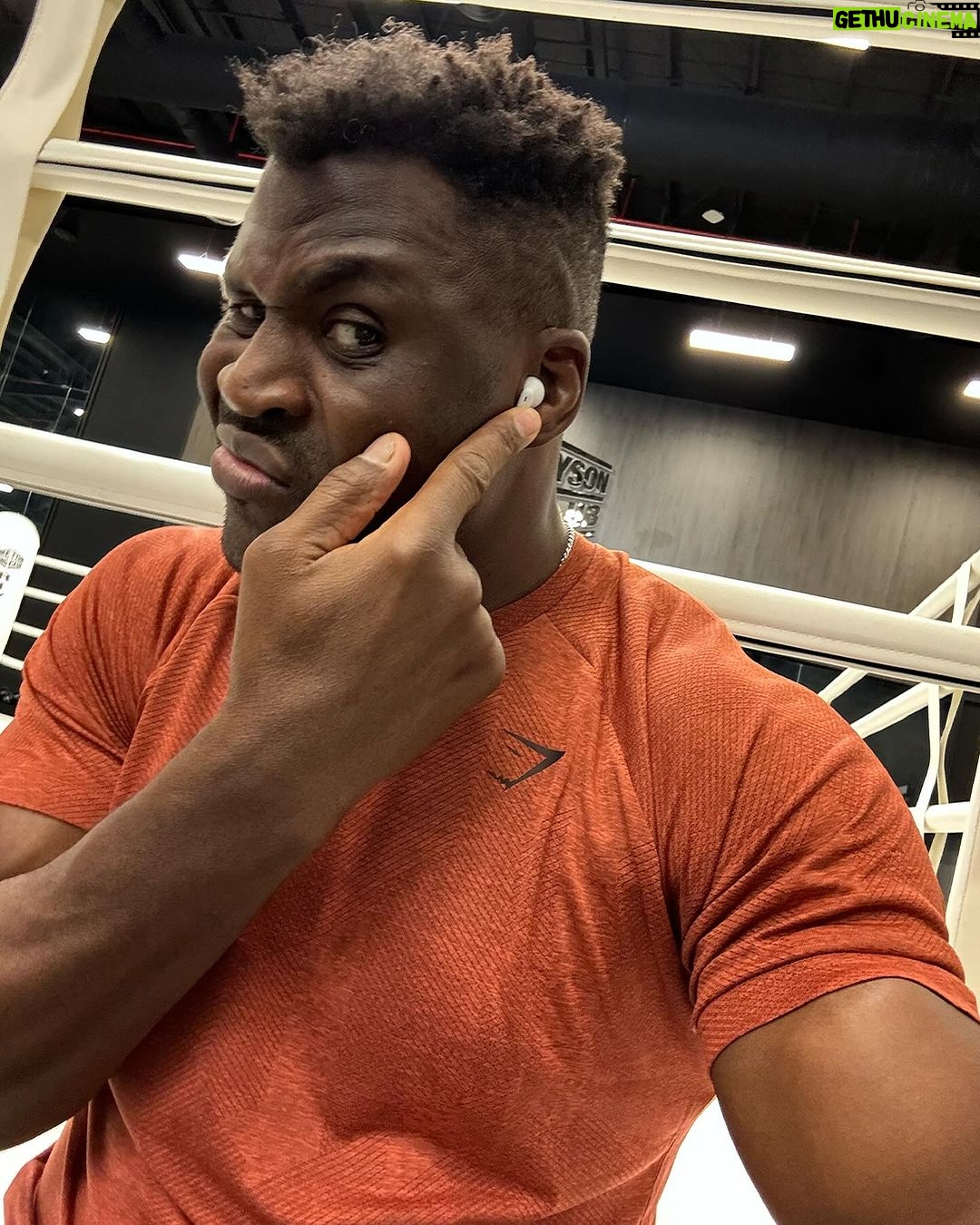 Francis Ngannou - 289.3K Likes - me and @gymshark found your missing earphone @anthonyjoshua π (swipe to see)