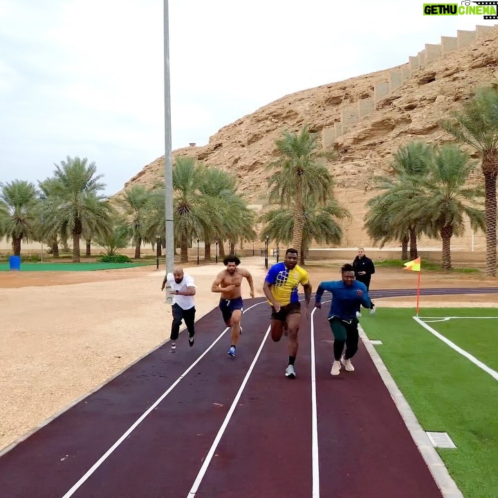 Francis Ngannou Instagram - Final push before fight week ☝🏿 #JoshuaNgannou Riyadh, Saudi Arabia