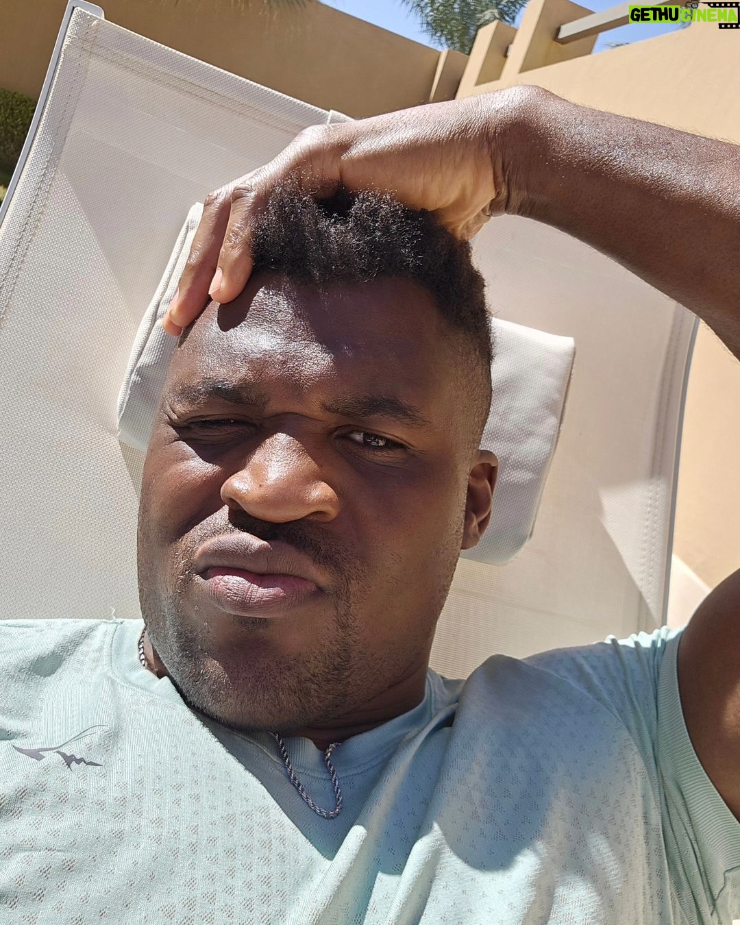 Francis Ngannou Instagram - Happy Sunday y'all ❤️