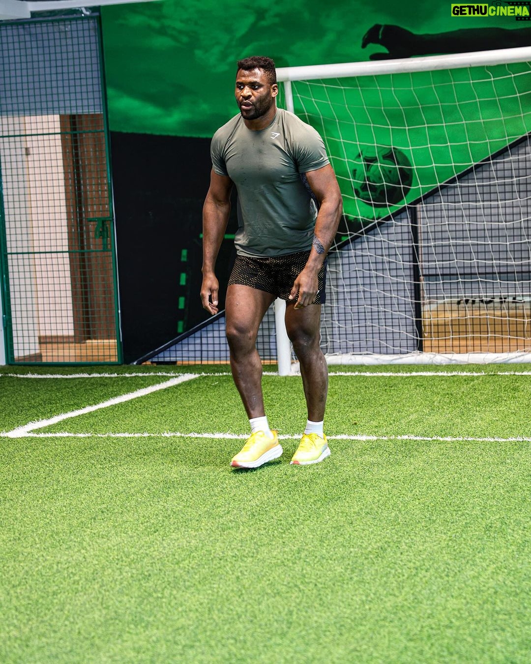 Francis Ngannou Instagram - Who’s scoring on me? 🤣
