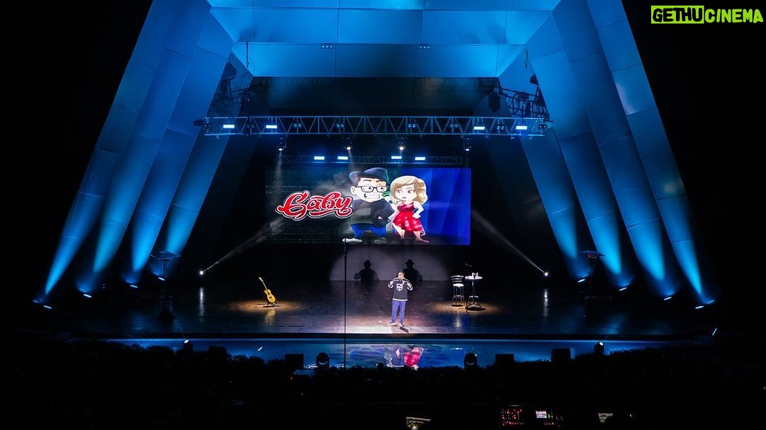 Franco Escamilla Instagram - Anoche en San Luis Potosí se vivió la magia, gracias a toda la familia por darnos una noche digna de cierre de año. #Gaby Teatro de la Ciudad