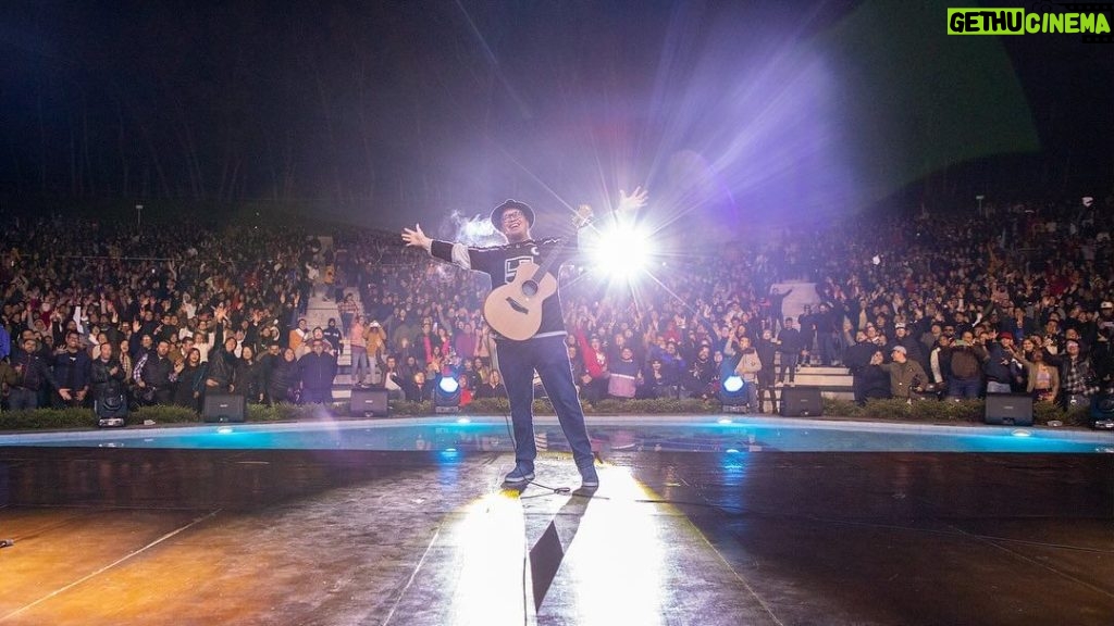 Franco Escamilla Instagram - Anoche en San Luis Potosí se vivió la magia, gracias a toda la familia por darnos una noche digna de cierre de año. #Gaby Teatro de la Ciudad
