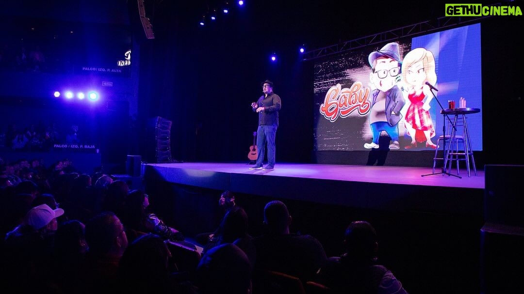 Franco Escamilla Instagram - Anoche en Aguascalientesnnnn disfrutando. Se nos cayó un señor, pero las risas no faltaron #gaby Auditorio Victoria