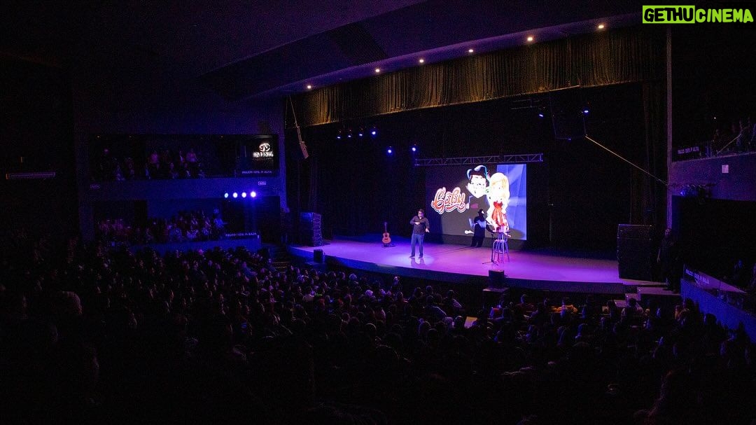 Franco Escamilla Instagram - Anoche en Aguascalientesnnnn disfrutando. Se nos cayó un señor, pero las risas no faltaron #gaby Auditorio Victoria