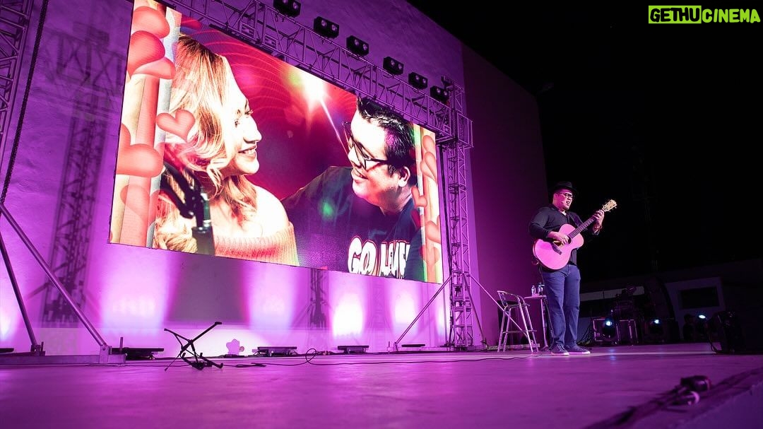 Franco Escamilla Instagram - 3 funciones, 2 noches, 1 payaso agradecido con Los Cabos Gracias por ser parte del sueño #Gaby Pabellón Cultural de la República