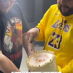 Franco Escamilla Instagram - Sigan a @_azul_turquesa27 y hagan sus pedidos para este San Valentín. Este fue el pastel que nos regalaron para #AmosDelUniverso