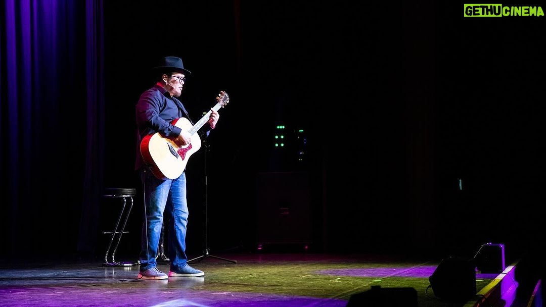 Franco Escamilla Instagram - La primera vez que vine a Berlín me robaron la mochila, con todo el cariño que nos dio la gente hoy en el teatro, les salgo debiendo. ¡Gracias Berlín por este maravilloso cierre de gira! #Gaby 📸 @saulvazz Urania Berlin