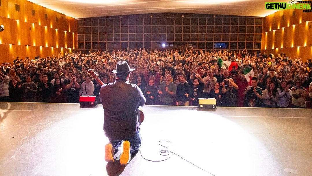 Franco Escamilla Instagram - La primera vez que vine a Berlín me robaron la mochila, con todo el cariño que nos dio la gente hoy en el teatro, les salgo debiendo. ¡Gracias Berlín por este maravilloso cierre de gira! #Gaby 📸 @saulvazz Urania Berlin