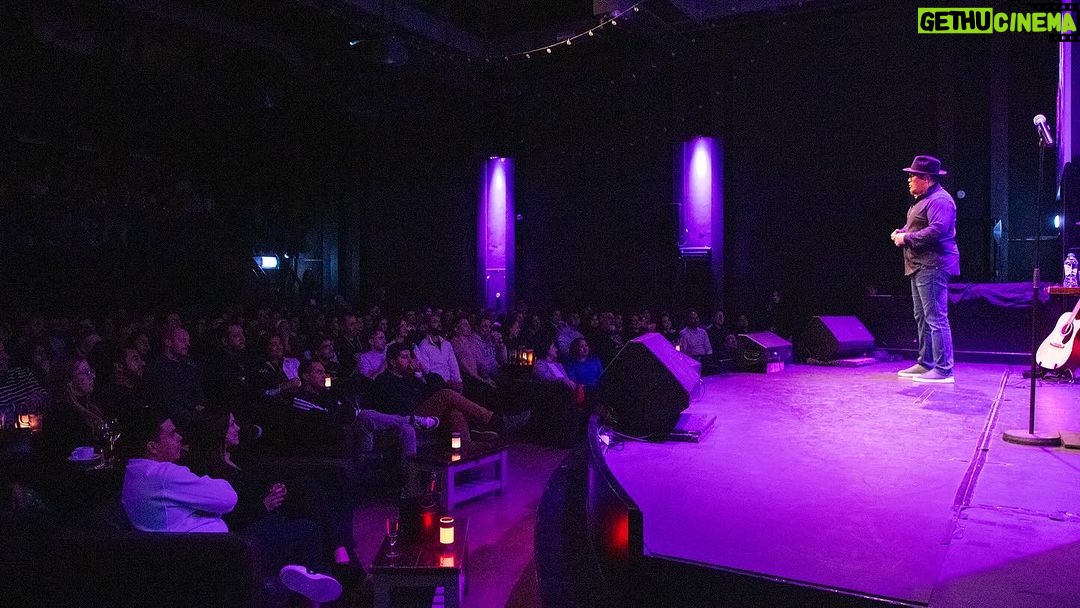 Franco Escamilla Instagram - Gracias a toda la familia que nos acompañó esta noche en Ámsterdam. Gracias por dejarme jugar de local y ser parte del sueño. #Gaby 📸 @saulvazz Boom Chicago