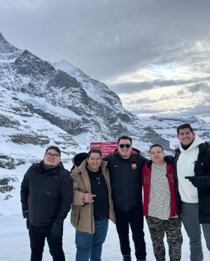 Franco Escamilla Instagram - Hoy tocó conocer Grindelwald (si, como el de Harry Potter) y pudimos volver a ser niños jugando en la nieve.
Suiza me tiene loco con tan hermosos paisajes, definitivamente volveré algún día si DIOS da permiso.