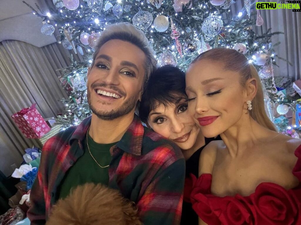 Frankie Grande Instagram - Merry Christmas! 🎄❤️