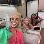 Frankie Grande Instagram - @bigbrothercbs INVASIIIOONNN!!! 👽👽👽 we are here and I’m queer!!! 💕🤝