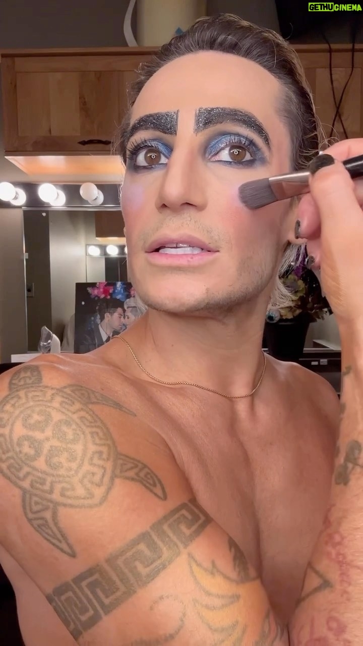 Frankie Grande Instagram - #GRWM to play Frankie-N-Furter in Rocky Horror!! 💋