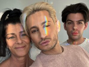 Frankie Grande Instagram - Thankful for my amazing family 💕✨