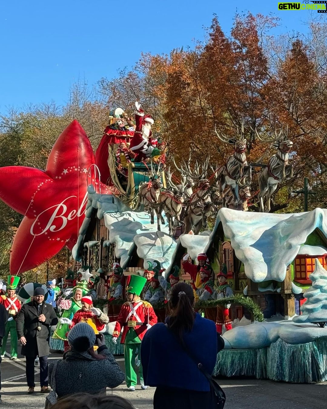 Frankie Grande Instagram - Happy Thanksgiving 🍁☺️ Macy's Thanksgiving Day Parade