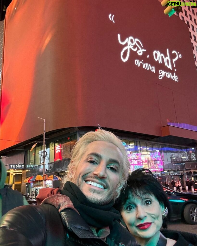 Frankie Grande Instagram - Happy yes, and? day! 💋🫀🥰 Times Square, New York City