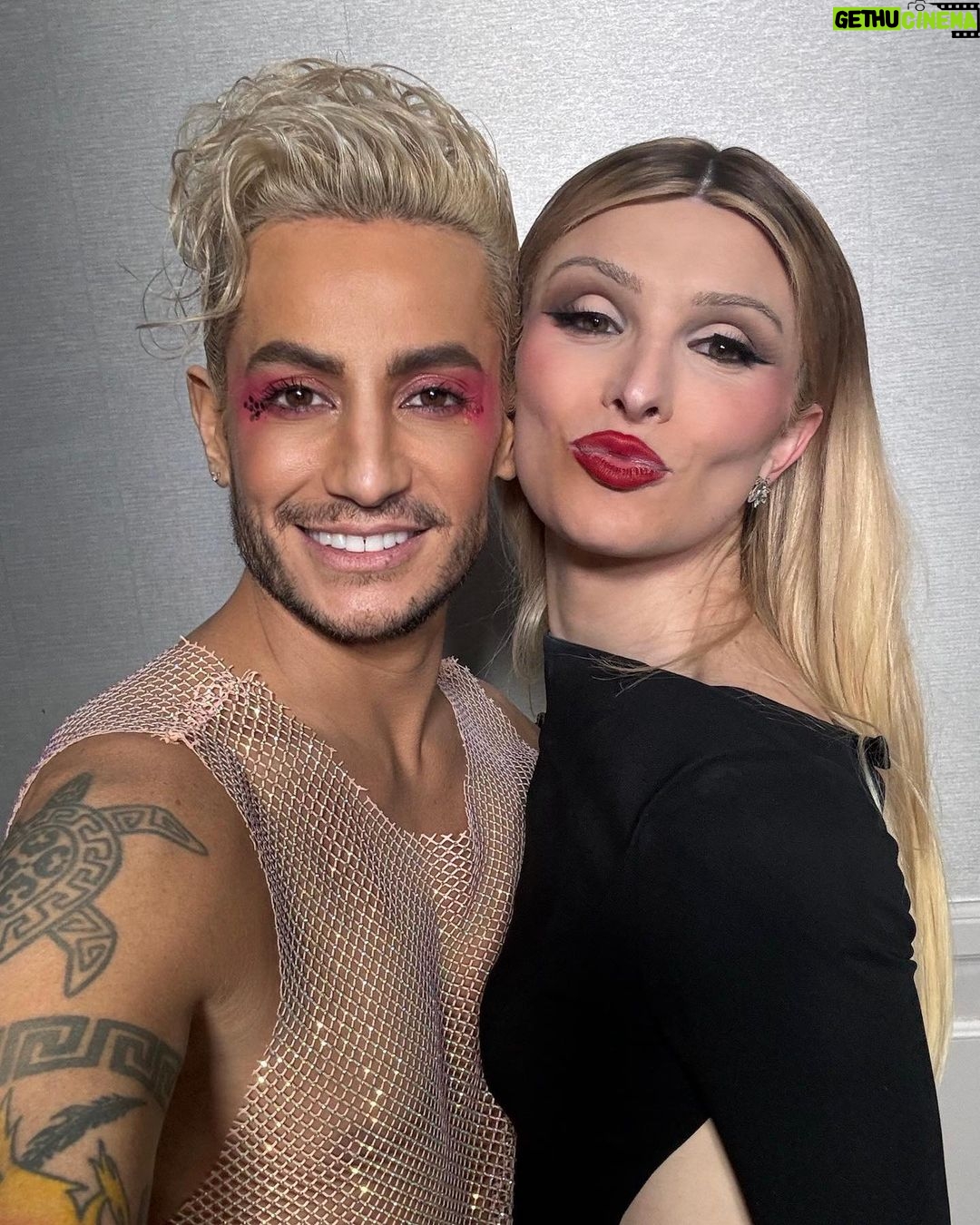 Frankie Grande Instagram - A GORGEOUS night with GORGEOUS people ✨💕 I could feel the magic, the love, and the unstoppable energy of every person in the room. I left feeling SO INSPIRED. Thank you @glaad for hosting the most special evening 💫🏳️🌈 📸 @gettyimages @joescarnici @rms.bts.pix @mattwinkelmeyer