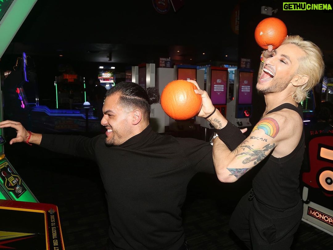 Frankie Grande Instagram - THANK YOU to all of my fellow seafarers for making my birthday the most SPECIAL BEAUTIFUL AMAZING MAGICAL day that’s ever been had 🌈 ✨🦄💋💕🥰🥹 I love you all so much and I love life and I love celebrating and I am so overwhelmed with all the best emotions 🥹🥹🥹🥹 📸 by the immaculate @bruglikas @broadwaybruce_