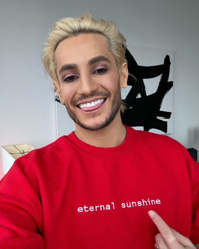Frankie Grande Instagram - 🫧✨ ETERNALLY proud of you @arianagrande, but today, my heart is bursting with a special kind of pride as #eternalsunshine lights up our world on this beautiful #InternationalWomensDay. ☀️♾️ Your latest masterpiece isn’t just an album; it’s a reflection of the journey, the resilience, and the luminous spirit of you, and in every way, it embodies the strength, grace, and brilliance of women everywhere. With every note, every lyric, you invite us to shine, to embrace our own stories of growth, of overcoming, of being. Today, we celebrate not just the incredible artist you are but the inspiring woman you’ve become. Your light guides us, Ari. Shine on, illuminate the world with your brilliance, and keep showing us the power of art like eternal sunshine. ☀️✨ #ProudBrother #ShineTogether