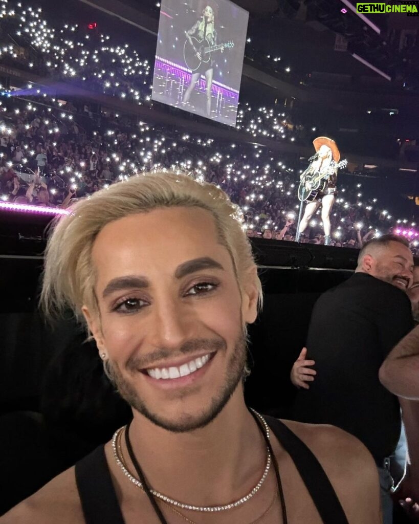 Frankie Grande Instagram - MA.DO.NNA!! BASICALLY TOLD ME HAPPY BIRTHDAY 😝😭✨🗣🥇🥰💋 I love you so much my queen. Thanks for performing this week so I can keep the tradition of worshiping at your altar on my birthday alive and well.