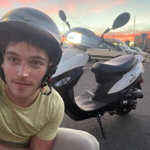 Froy Gutierrez Instagram - super contento