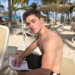 Froy Gutierrez Instagram - la forma en que me gusta empezar mi primer día del año ➖☀️➖ Mexico