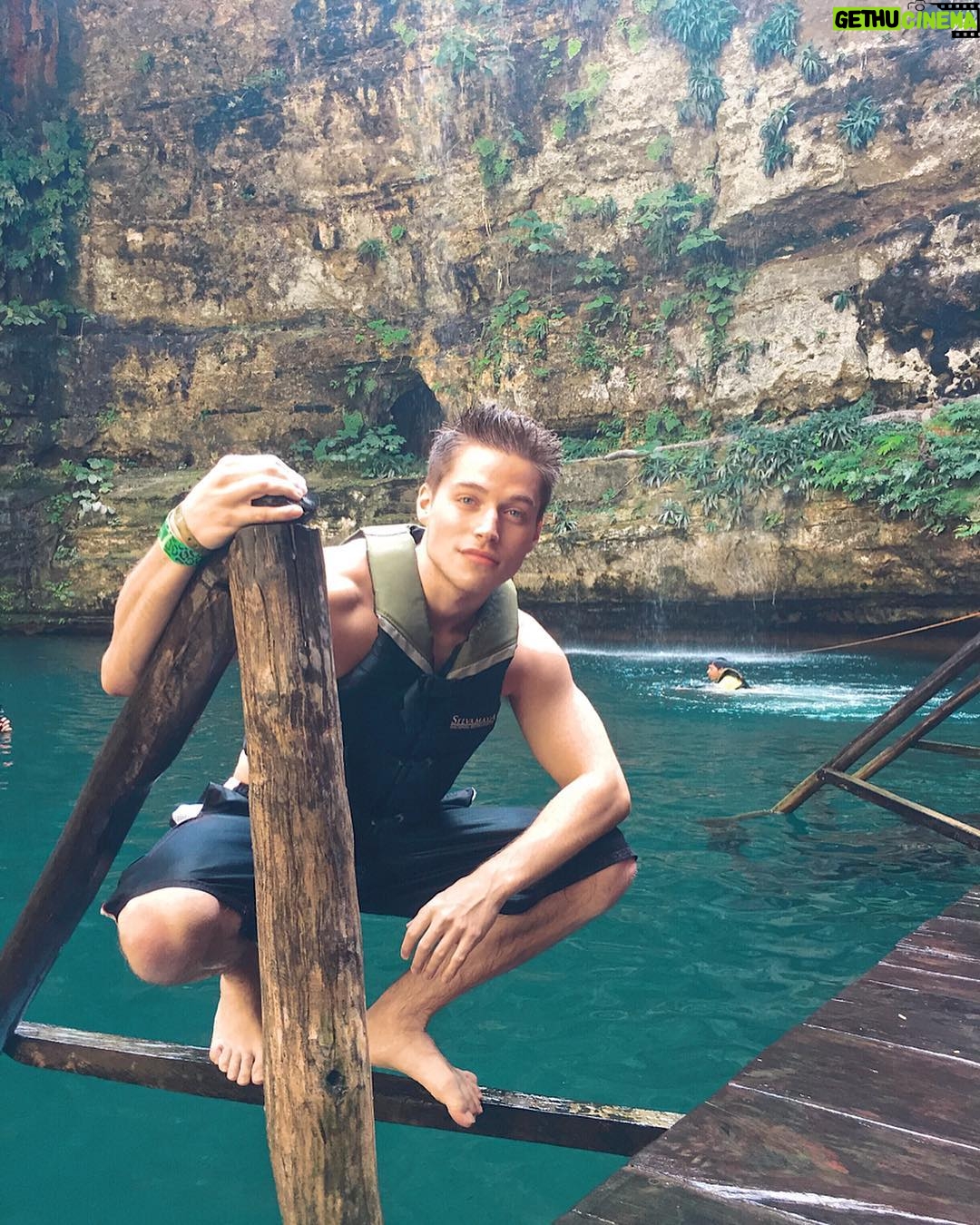 Froy Gutierrez - 367.8K Likes - your friendly neighborhood sea monkey hopping out of 2018 ➖🐒➖