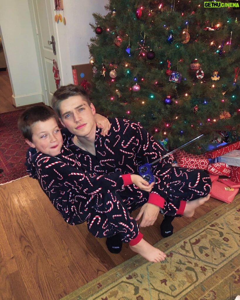 Froy Gutierrez Instagram - not a creature was stirring, except for henry. and me. ➖😈➖