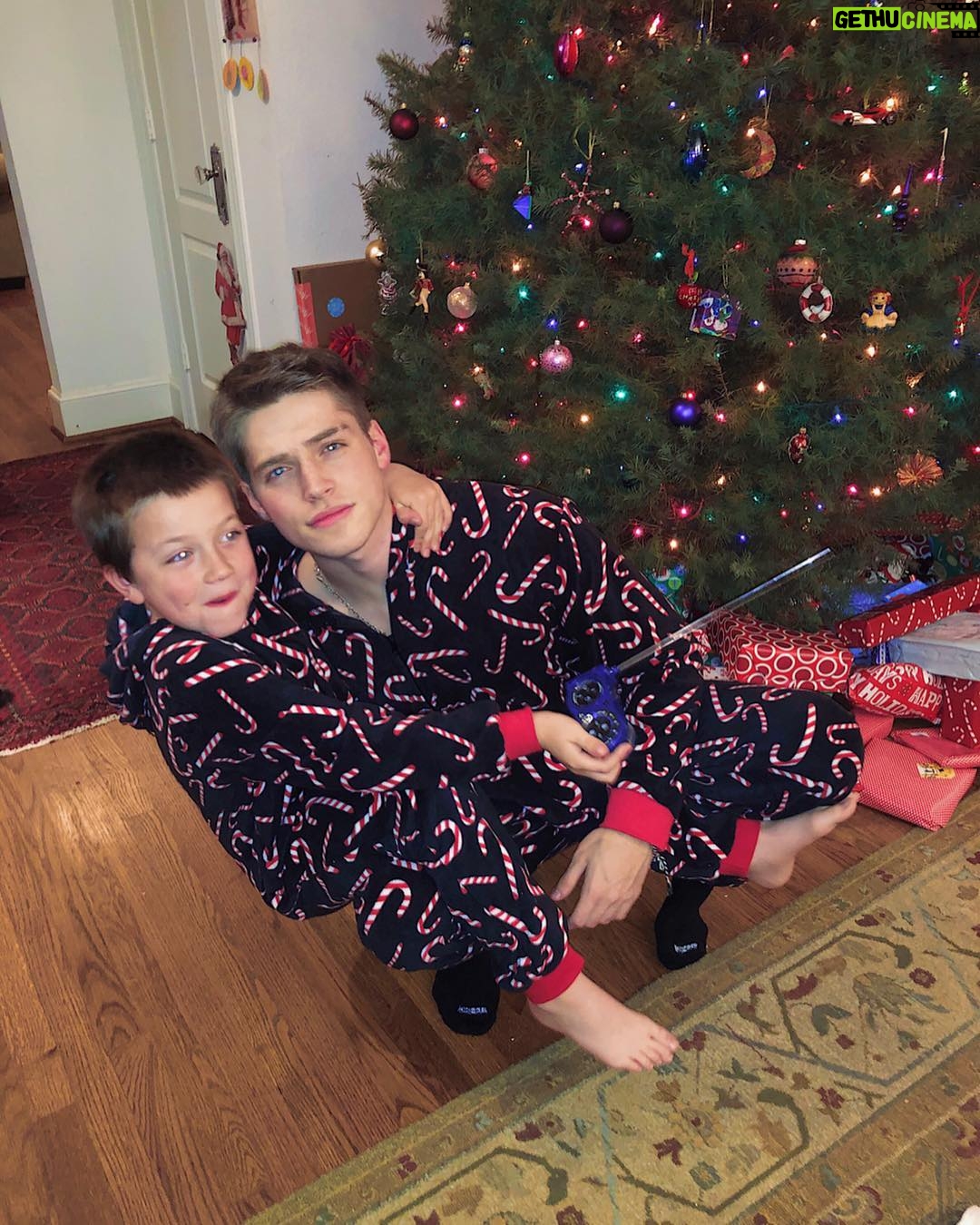 Froy Gutierrez - 360.4K Likes - not a creature was stirring, except for henry. and me. ➖😈➖