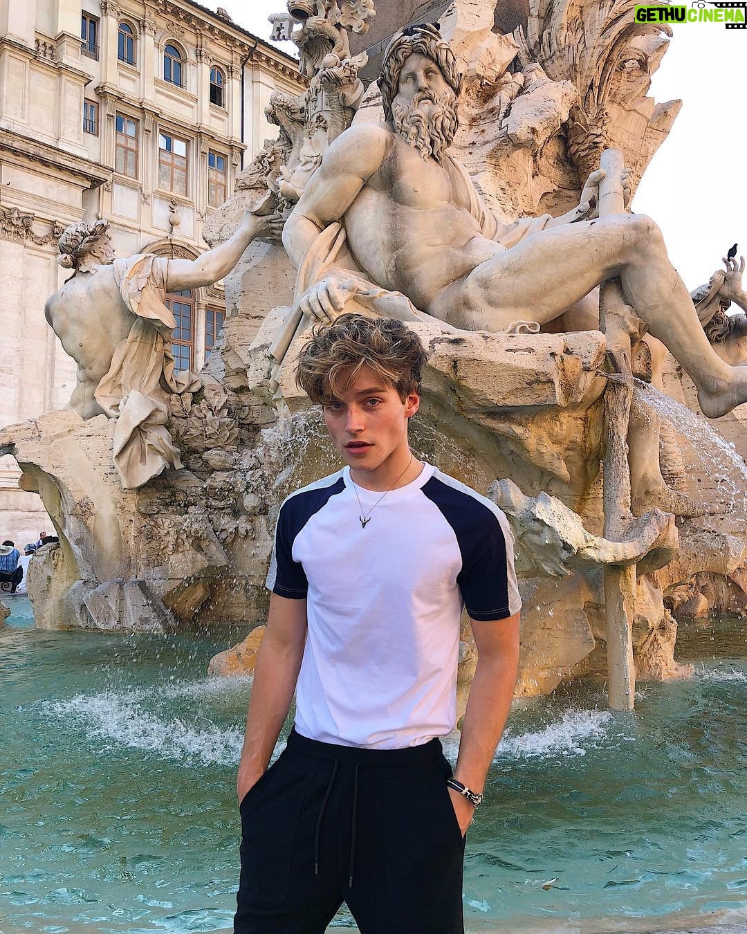 Froy Gutierrez - 465.3K Likes - ancient art x modern trash ➖🏺➖