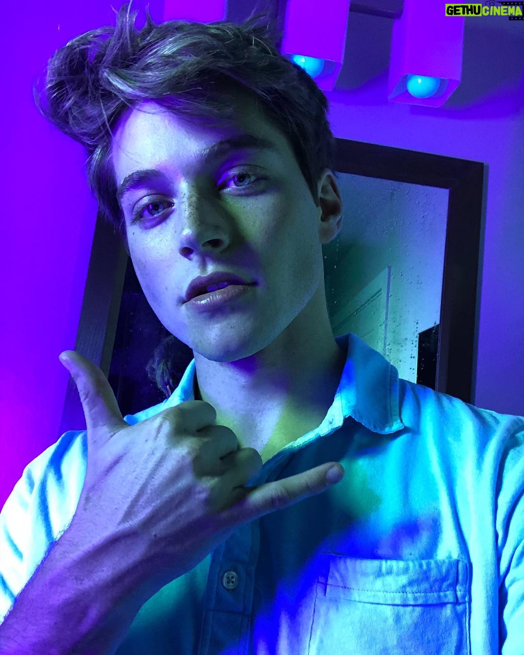 Froy Gutierrez - 349.7K Likes - even the moon has a dark side. (or maybe just a selfie behind the scenes) ➖🌑➖