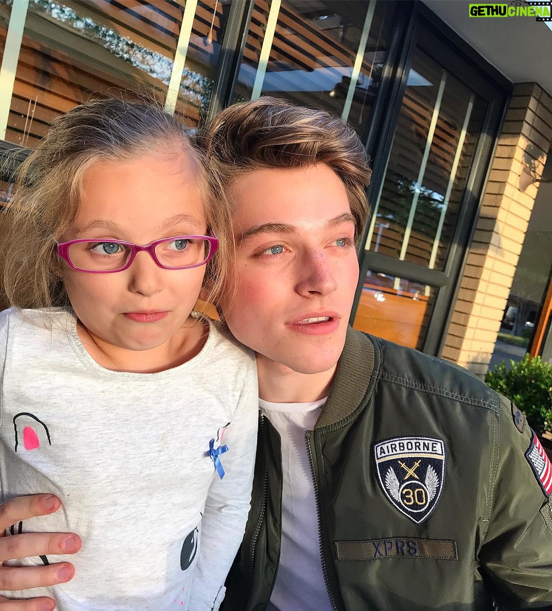 Froy Gutierrez - 320.8K Likes - she wasn’t as impressed with the sunset as I was ➖🌞➖
