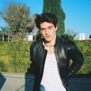 Froy Gutierrez Instagram - & I promise I’ll feel fine one of these days ➖🪐➖ 📸: @jessicache 👔: @brvndo