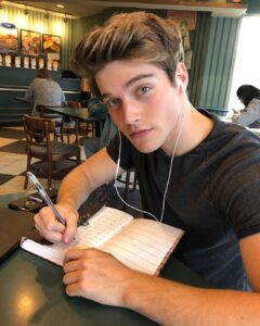 Froy Gutierrez Instagram - study date? ➖✏️➖