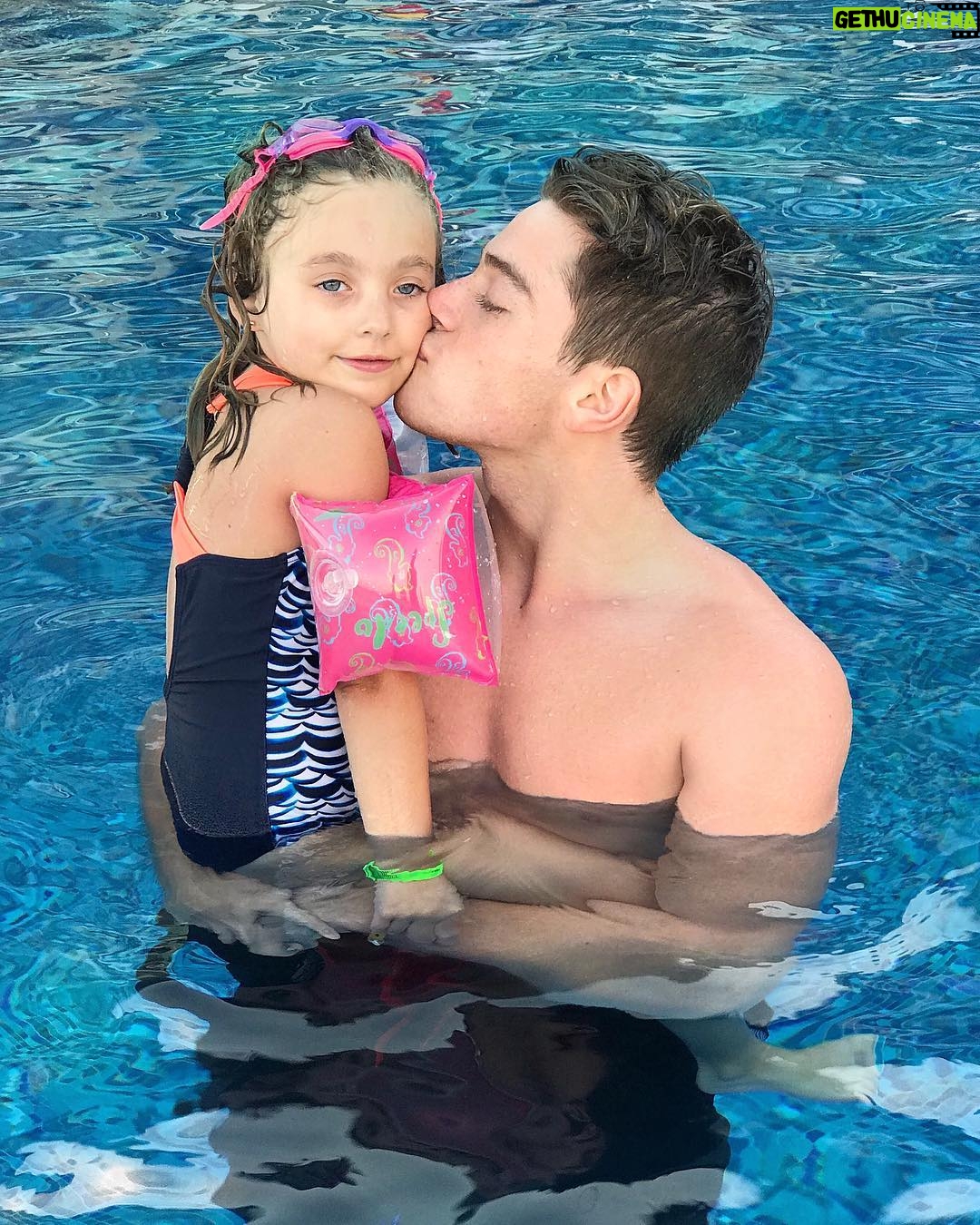 Froy Gutierrez - 347.8K Likes - bed ridden winter dreams of blue pools and sunny skies ➖👧🏼➖