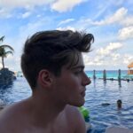 Froy Gutierrez Instagram - starting 2018 off right ➖🔘➖