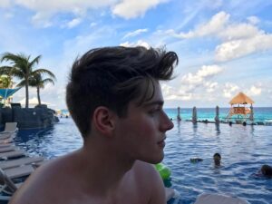 Froy Gutierrez Instagram - starting 2018 off right ➖🔘➖