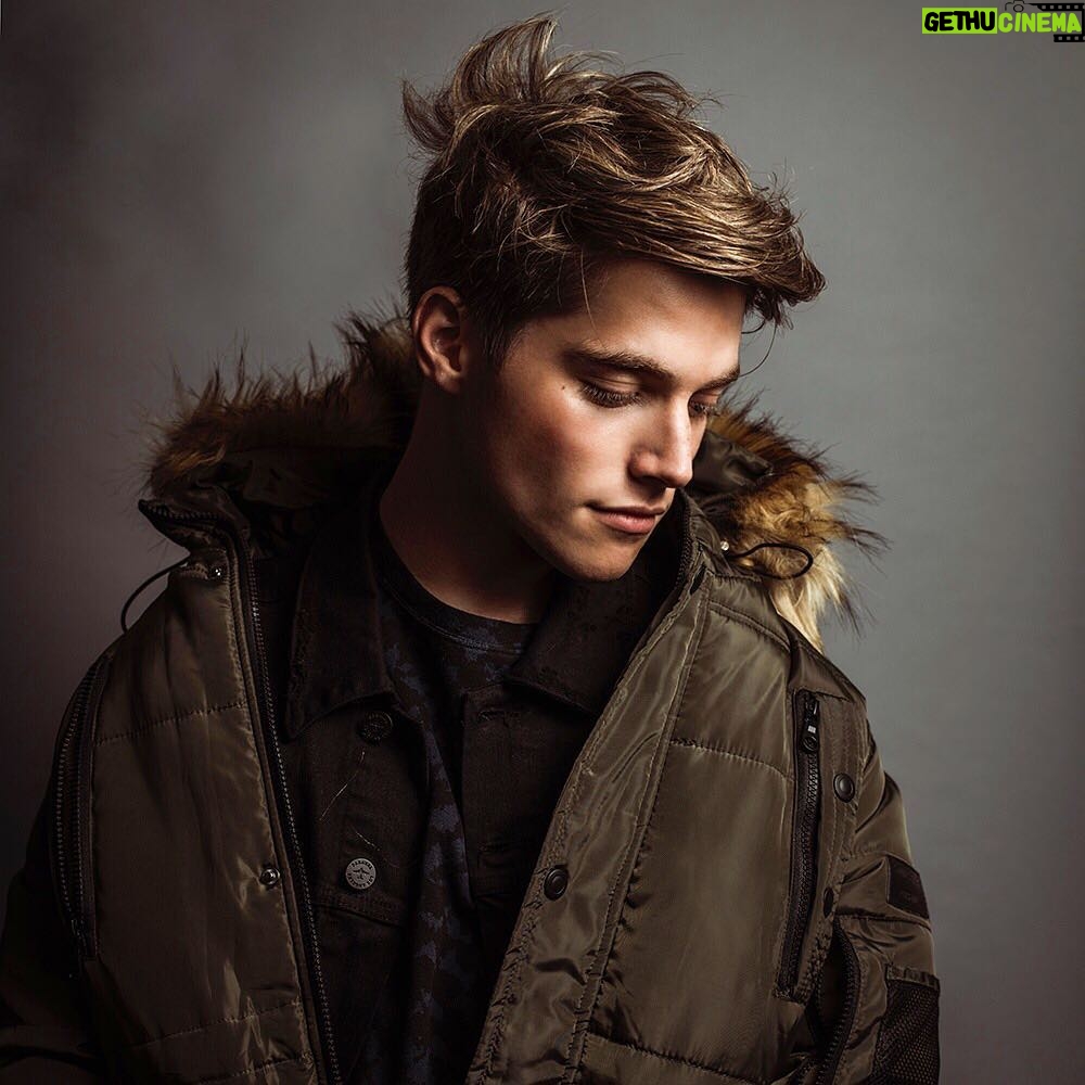 Froy Gutierrez - 343.2K Likes - i dreamt about you nearly every night this week. arctic monkey boy for @bellomag ➖🌑➖