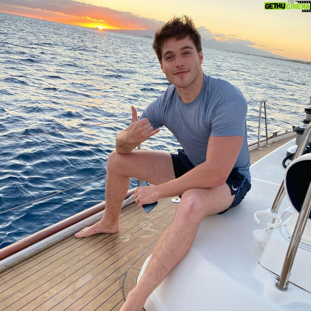 Froy Gutierrez - 278.4K Likes - super contento